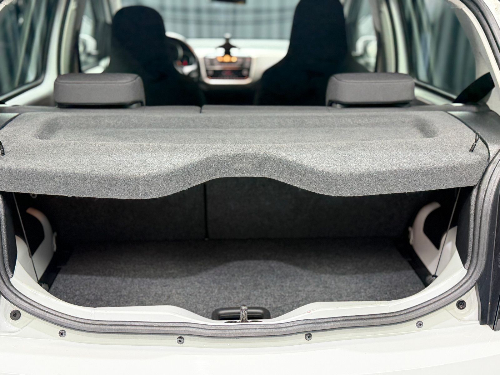 Fahrzeugabbildung Volkswagen up! high up! |KLIMA|PDC