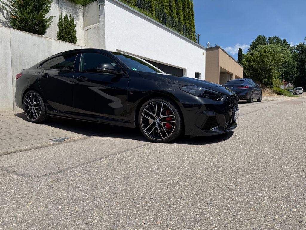 BMW M235