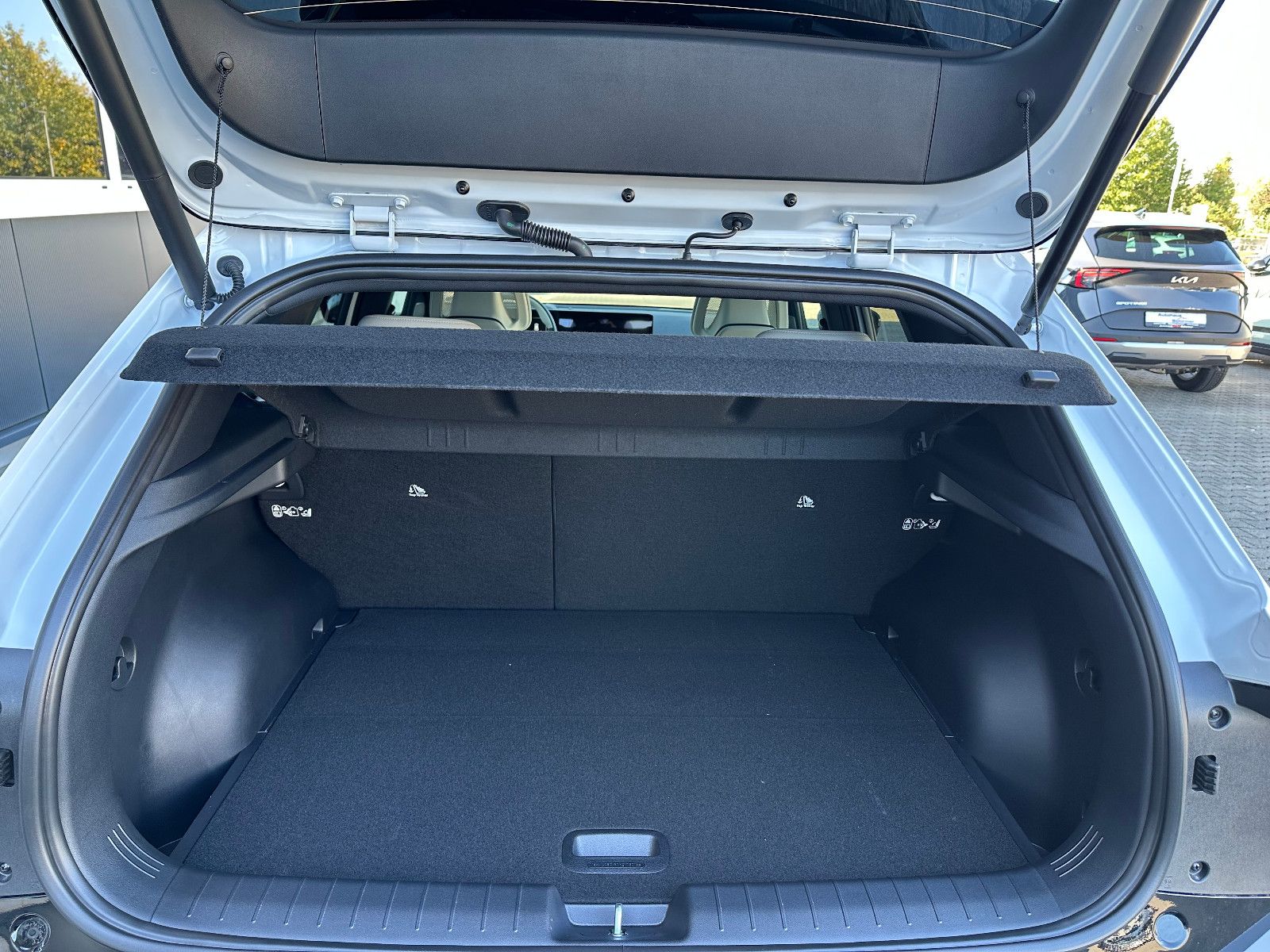 Fahrzeugabbildung Kia EV4 81 FWD GTL DWP COM CON GD