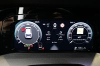 Volkswagen Golf VIII 2.0TSI DSG 4Motion R-Line Pano AHK DCC