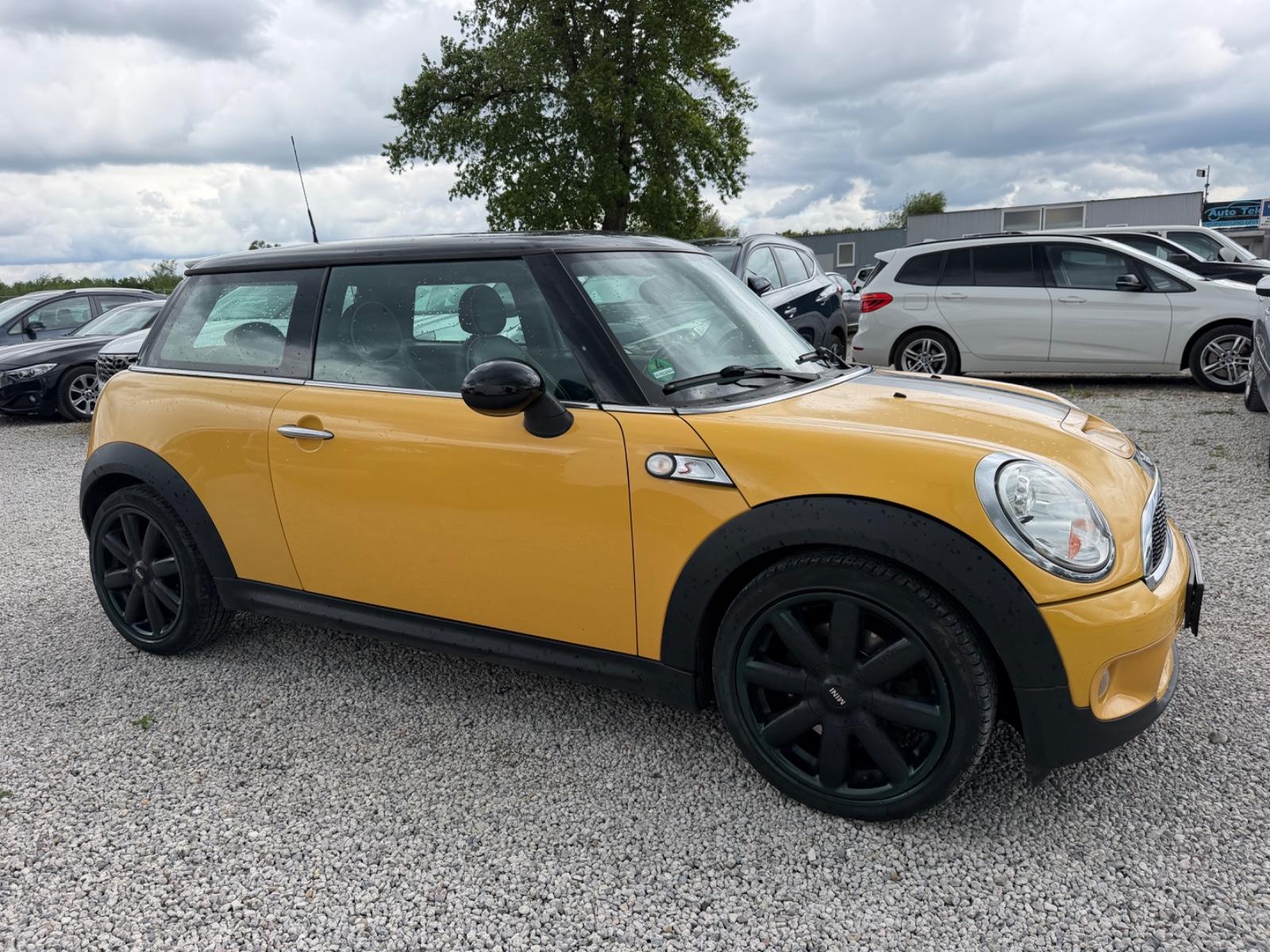 MINI Cooper S Automatik Leder Panorama Xenon Klimaaut