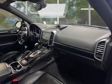 Porsche Cayenne - 10