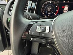 Fahrzeugabbildung Volkswagen Golf VII Variant 1.5 TSI Highline *PANO*R-LINE*