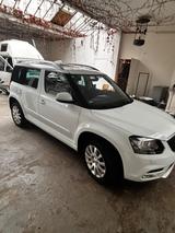 Skoda Yeti 1.4 TSI 110kW 4x4 Ambition Outdoor Style - Skoda Yeti mit Panoramadach