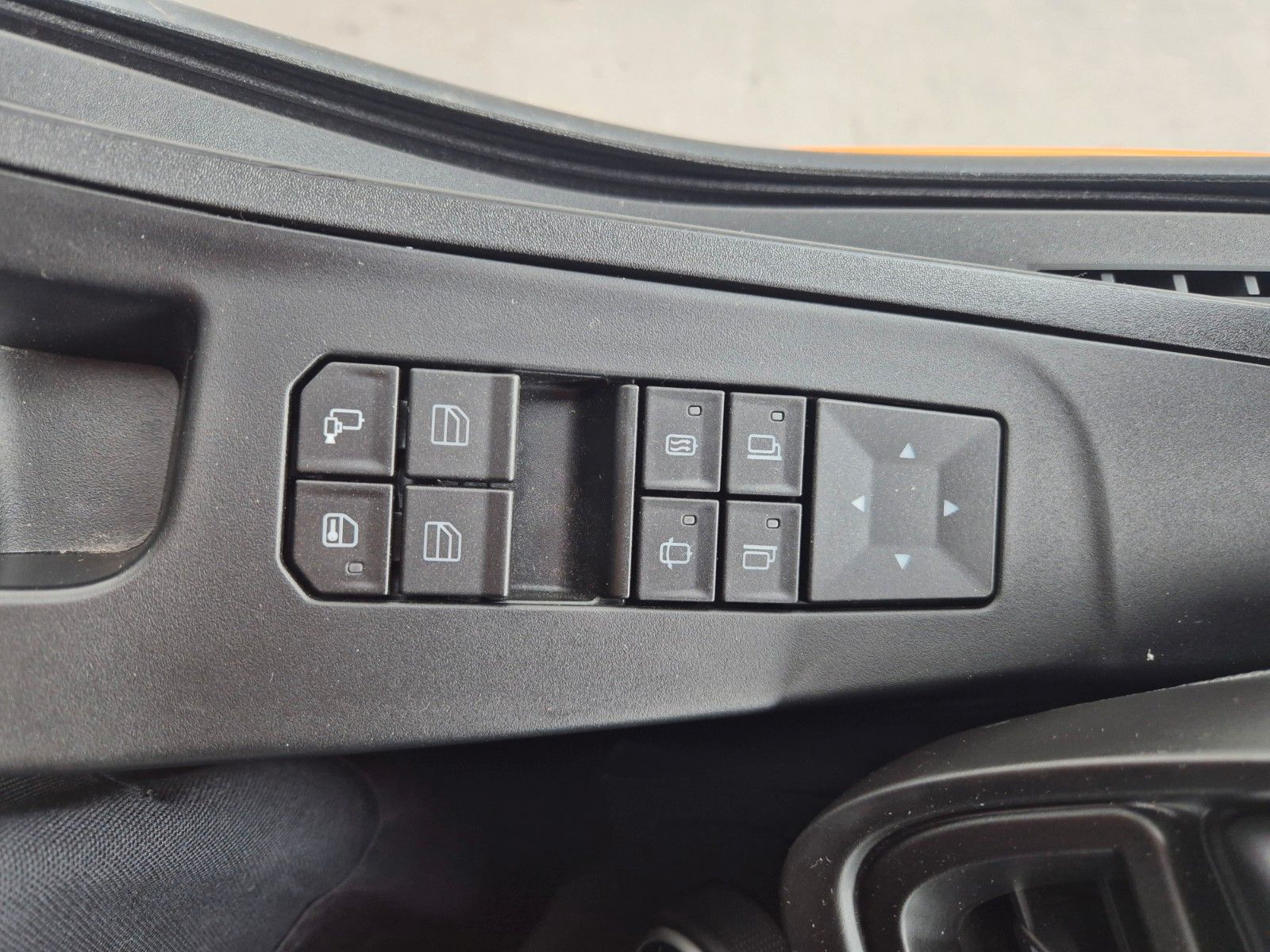 Fahrzeugabbildung Iveco AS280X58Y/ PS ON Hiab FTR18 Funk AHK Bett Cam