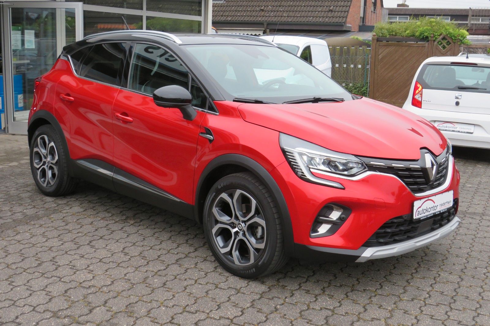 Fahrzeugabbildung Renault Captur II "INTENS" AHK NAVI 18` KAMERA SITZH.