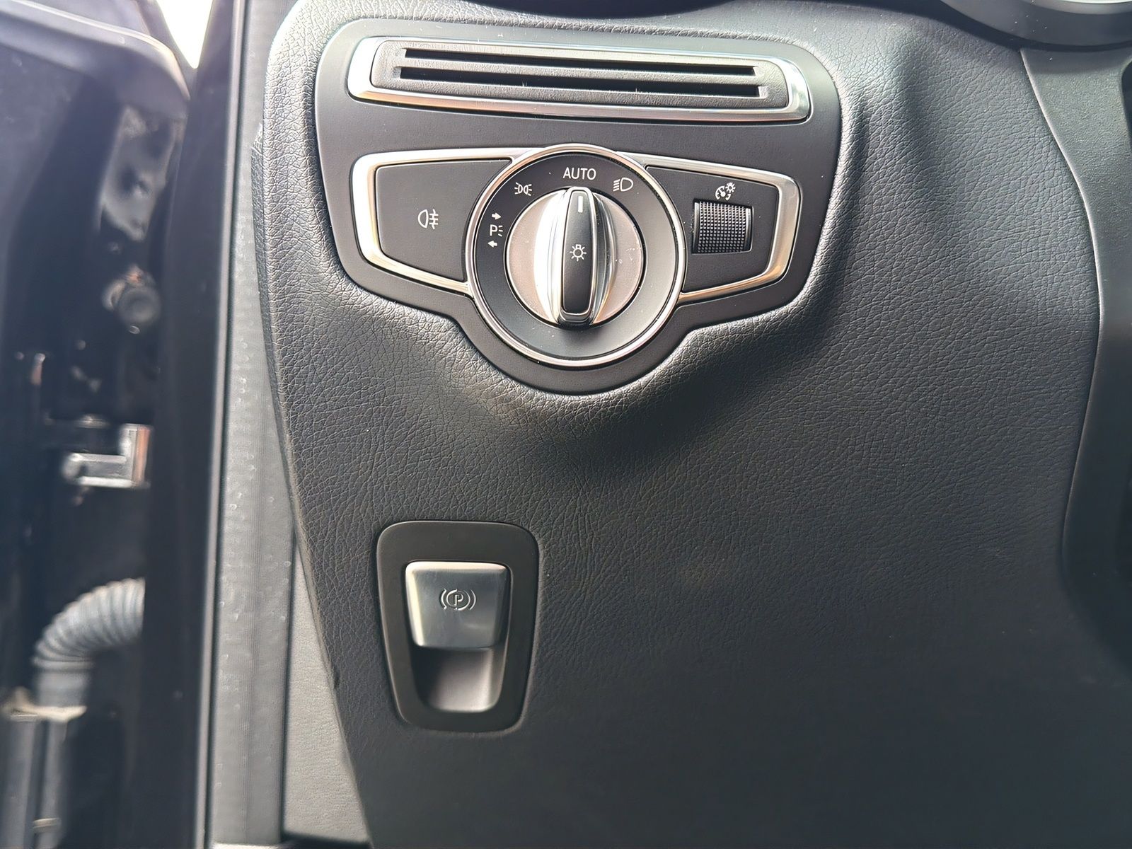 Fahrzeugabbildung Mercedes-Benz GLC 250 d Coupe AMG 4Matic MEMORY LED AHK KAMERA