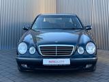Mercedes-Benz E 240 ELEGANCE LPG SHZ Tempomat Schiebedach - gebrauchte Mercedes-Benz E 240 aus dem Jahr 2000