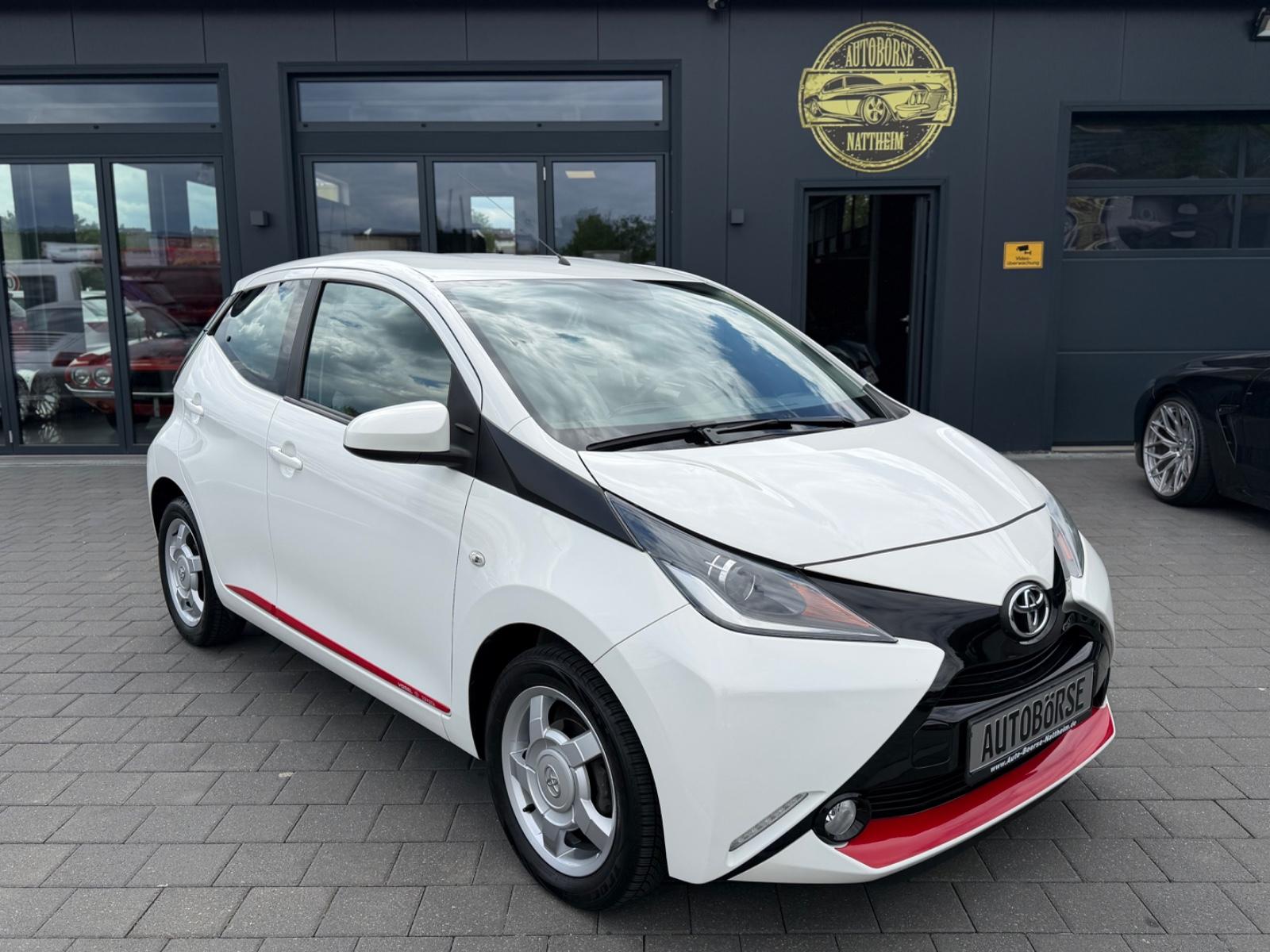 Toyota AYGO x-play touch