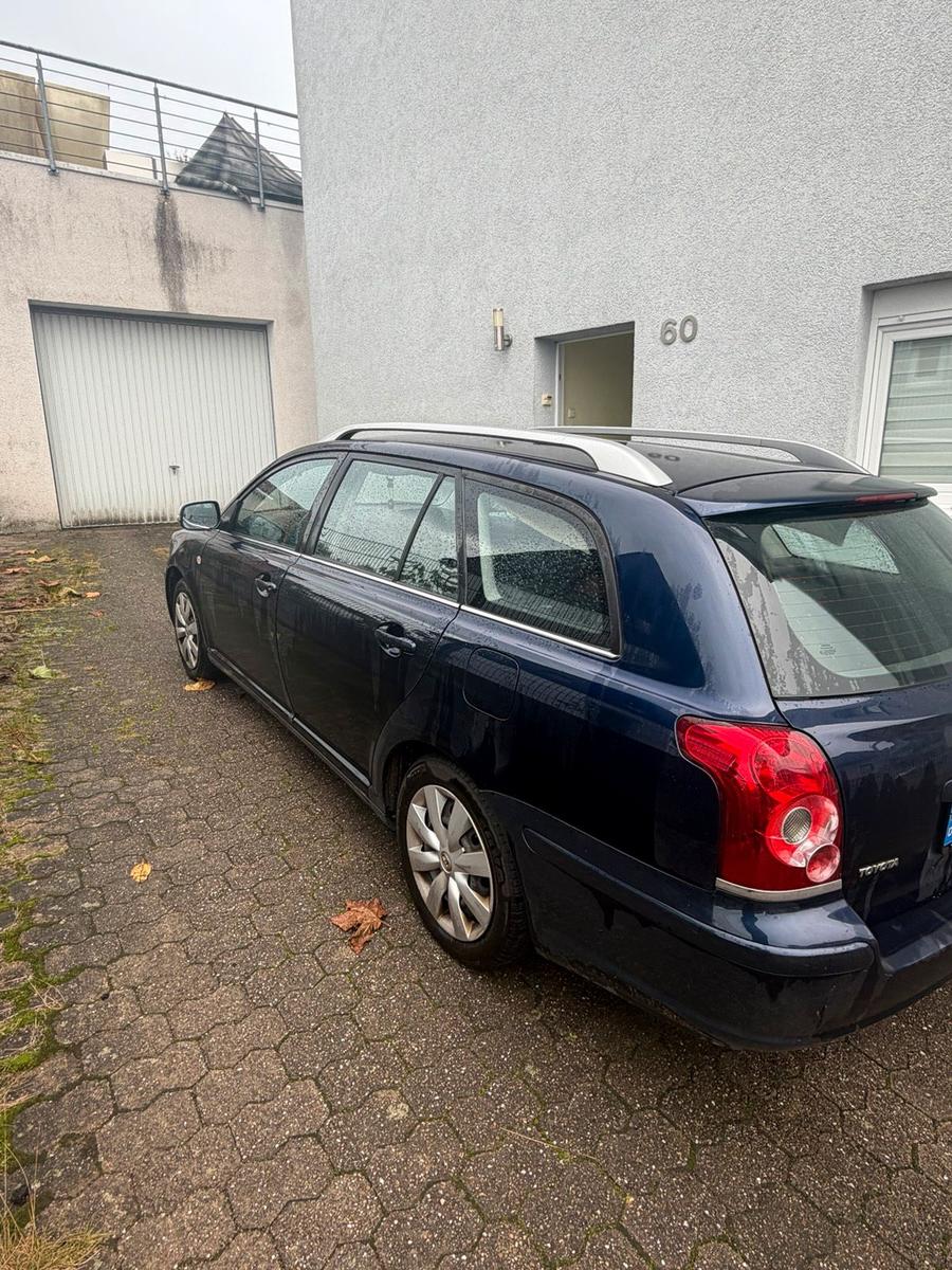 Toyota Avensis 2006 — engine 126 HP (93kW)