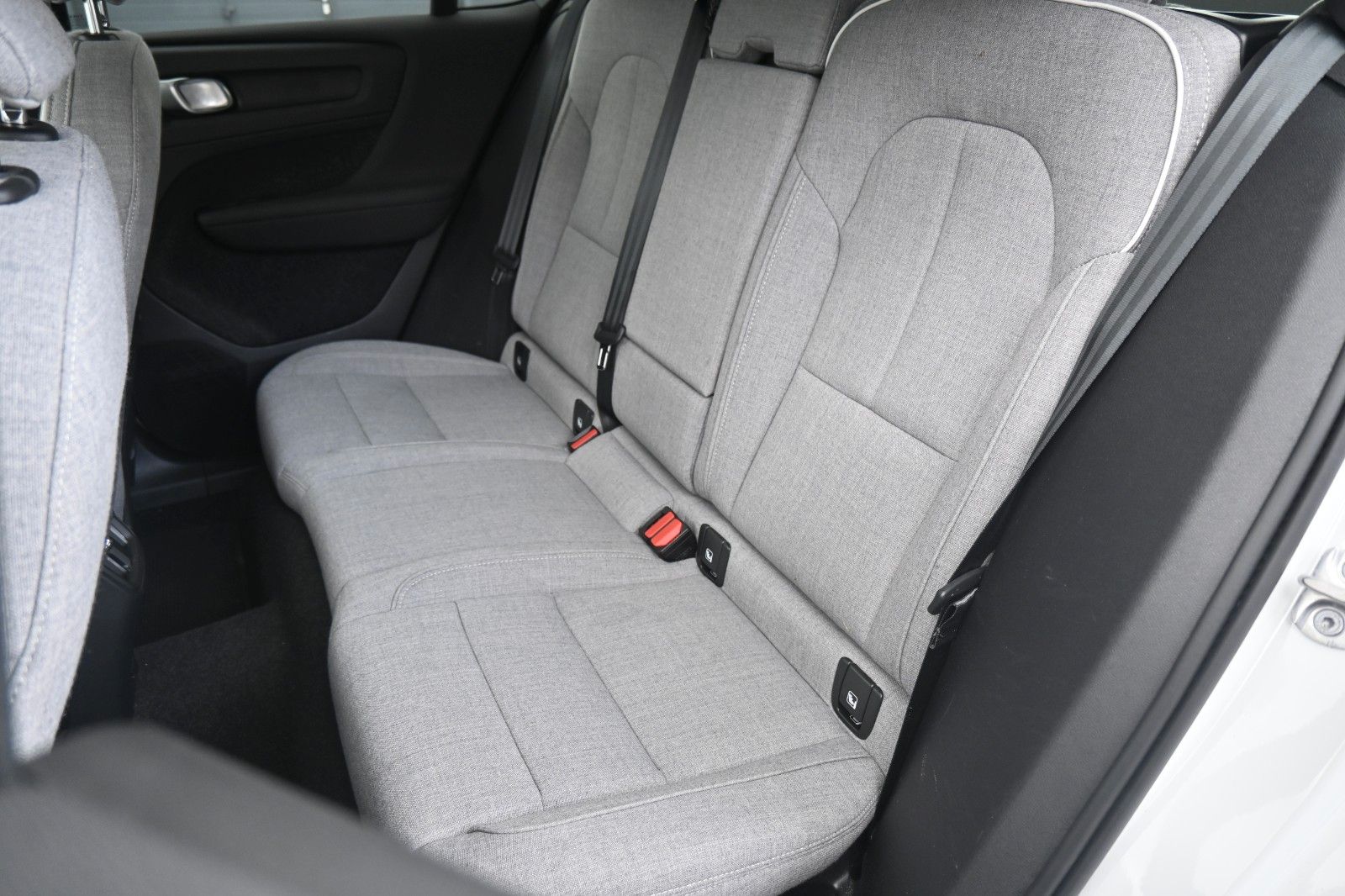 Fahrzeugabbildung Volvo C40 Ultimate BEV Single Motor H/K*AHK*PANO*