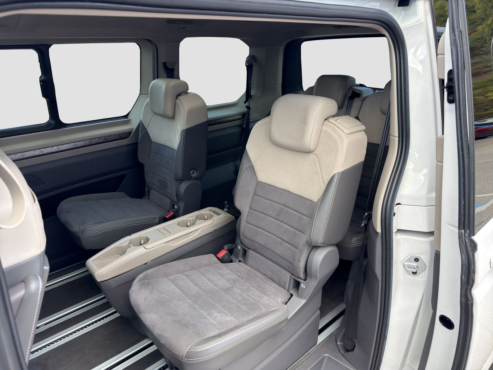 Volkswagen T7 Multivan Life 1.4Hyb MARTX 6-Sitze Pano Trave foto 10