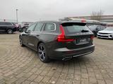 Volvo V60 D3 Aut. Inscription FahrerAss AHK H&K Sound - Volvo mit Diesel-Antrieb: Kombi, Automatik