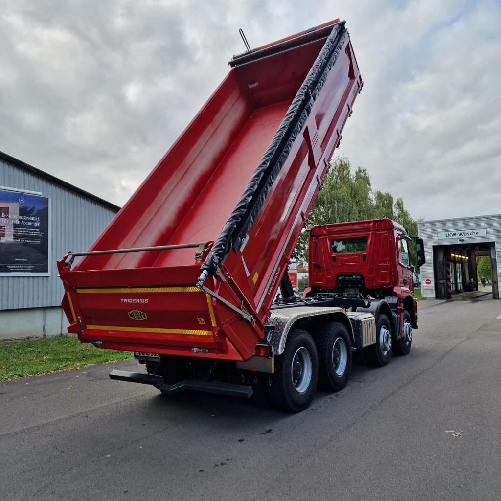 Fahrzeugabbildung Mercedes-Benz Arocs 3246 Meiller Dreiseitenkipper 8x4/4 Navi