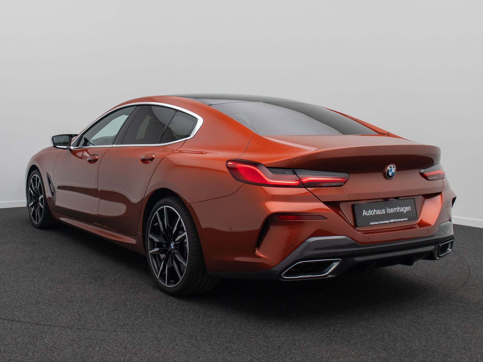 Fahrzeugabbildung BMW M850i xD Gran Coup&eacute; Panorama Individual B&W Voll