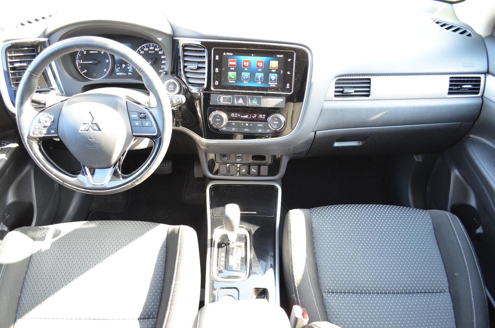 Mitsubishi Outlander 4WD*KLIMA*AHK*360CAM*CARPLAY*ANDROID