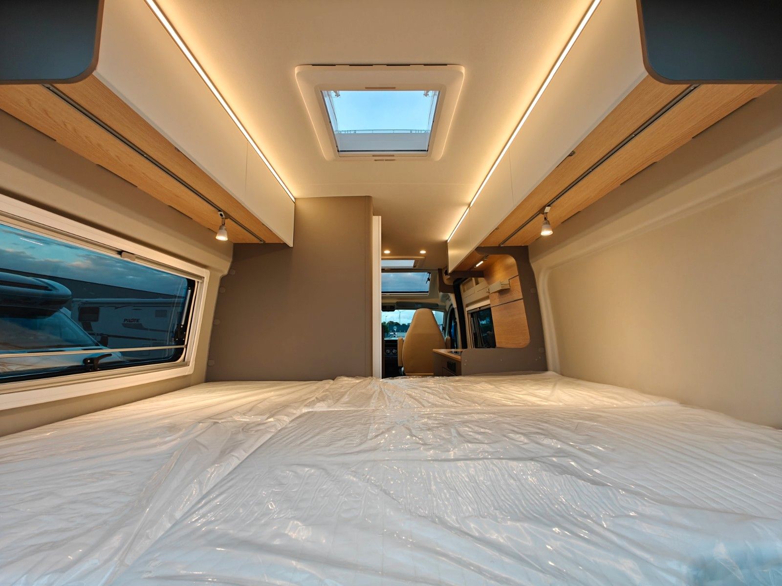 Fahrzeugabbildung LMC Innovan 600 - 603 70 Jahre Modell - SALE! -