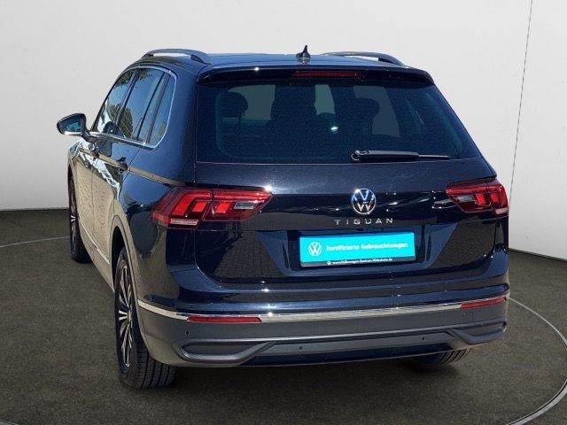 Volkswagen Tiguan 2.0 TDI DSG Move AHK Pano Kamera foto 3