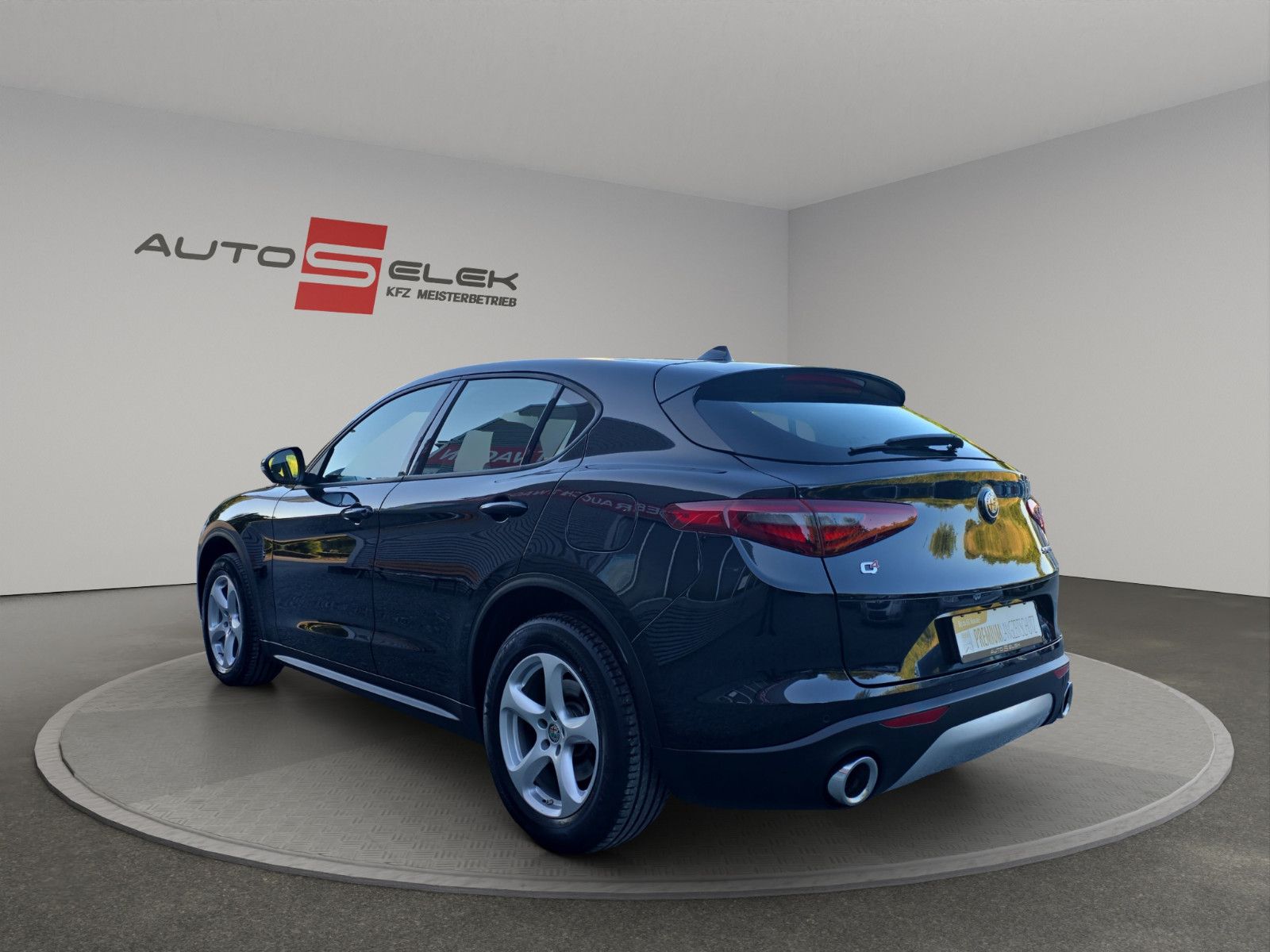 Fahrzeugabbildung Alfa Romeo Stelvio Super Q4 NAVI LEDER AUTOMATIK M+S