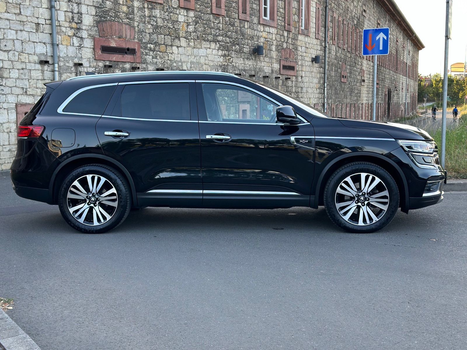 Fahrzeugabbildung Renault KOLEOS INITIALE PARIS 4x4*MOD.2022+LEDER+AHK*