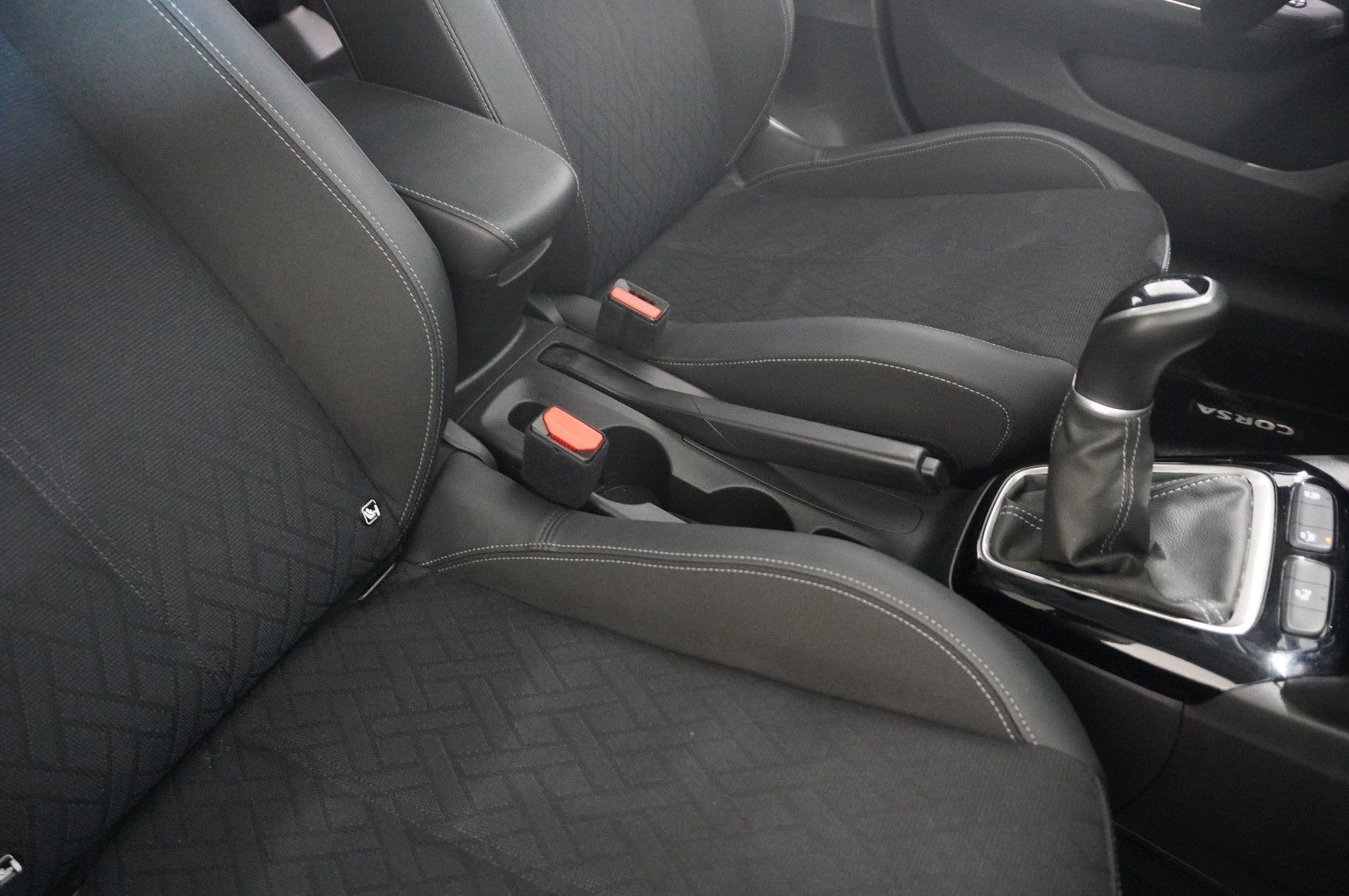 Fahrzeugabbildung Opel Corsa F 1.2 ELEGANCE NAVI/LED/KAMERA/SPORT/VIRT.