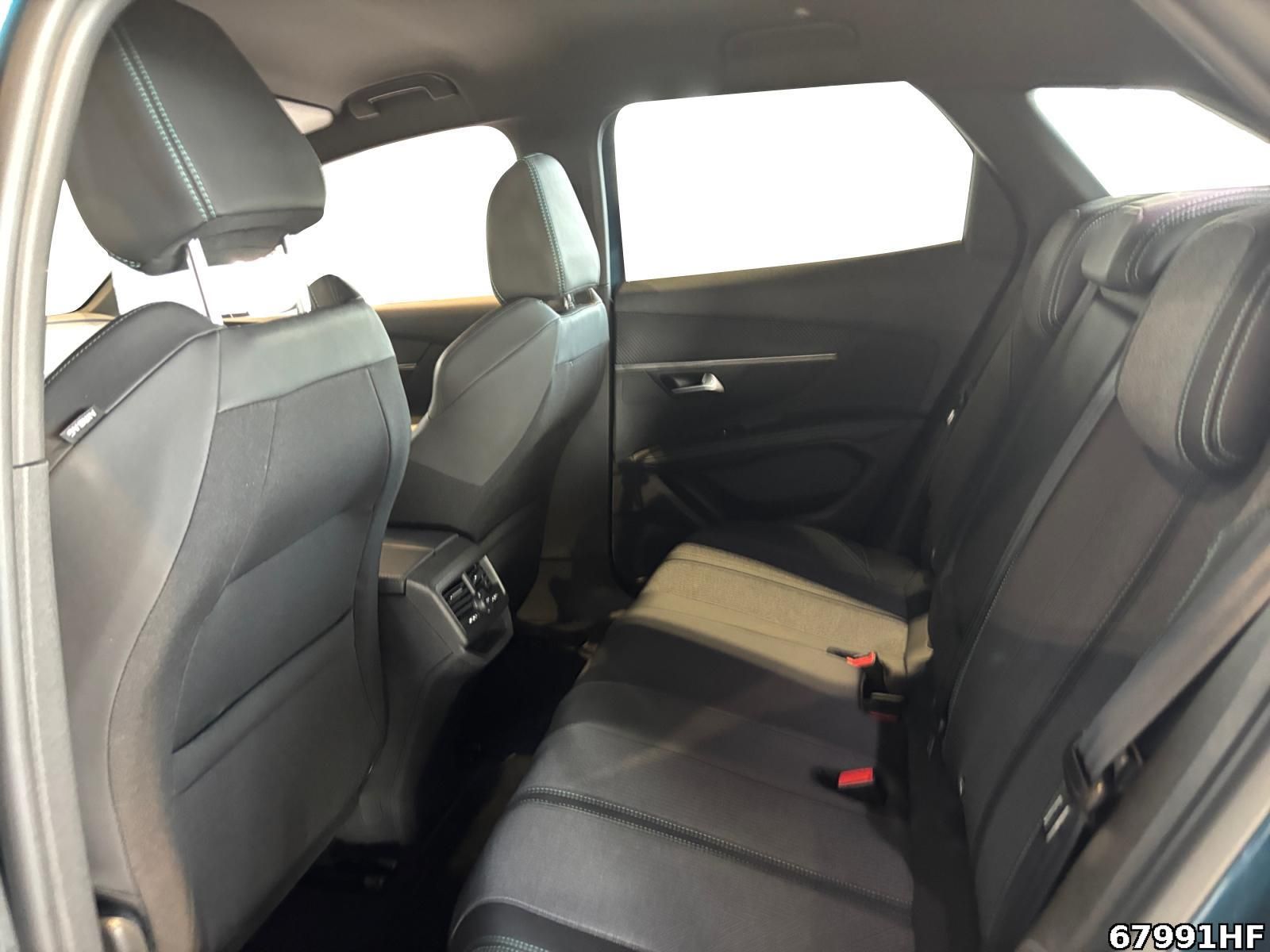 Fahrzeugabbildung Peugeot 3008 Allure Pack +ALLWETTER+CARPLAY+SHZ+LED+
