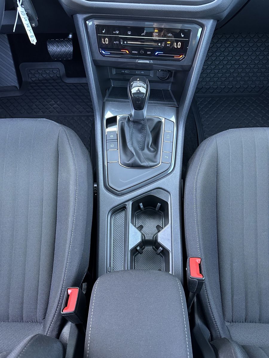 Fahrzeugabbildung Volkswagen Tiguan Allspace 2.0 TDI DSG Life NAV+LED+PANO