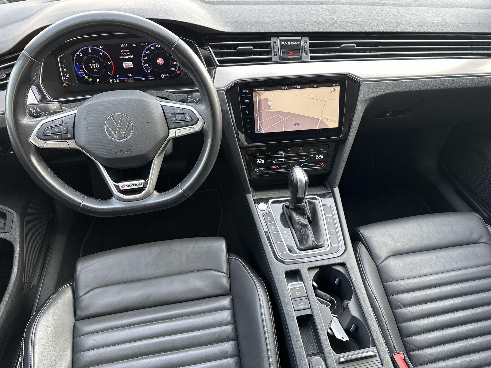 Fahrzeugabbildung Volkswagen Passat Variant 2.0 TDI DSG 4M Elegance NAV+LED
