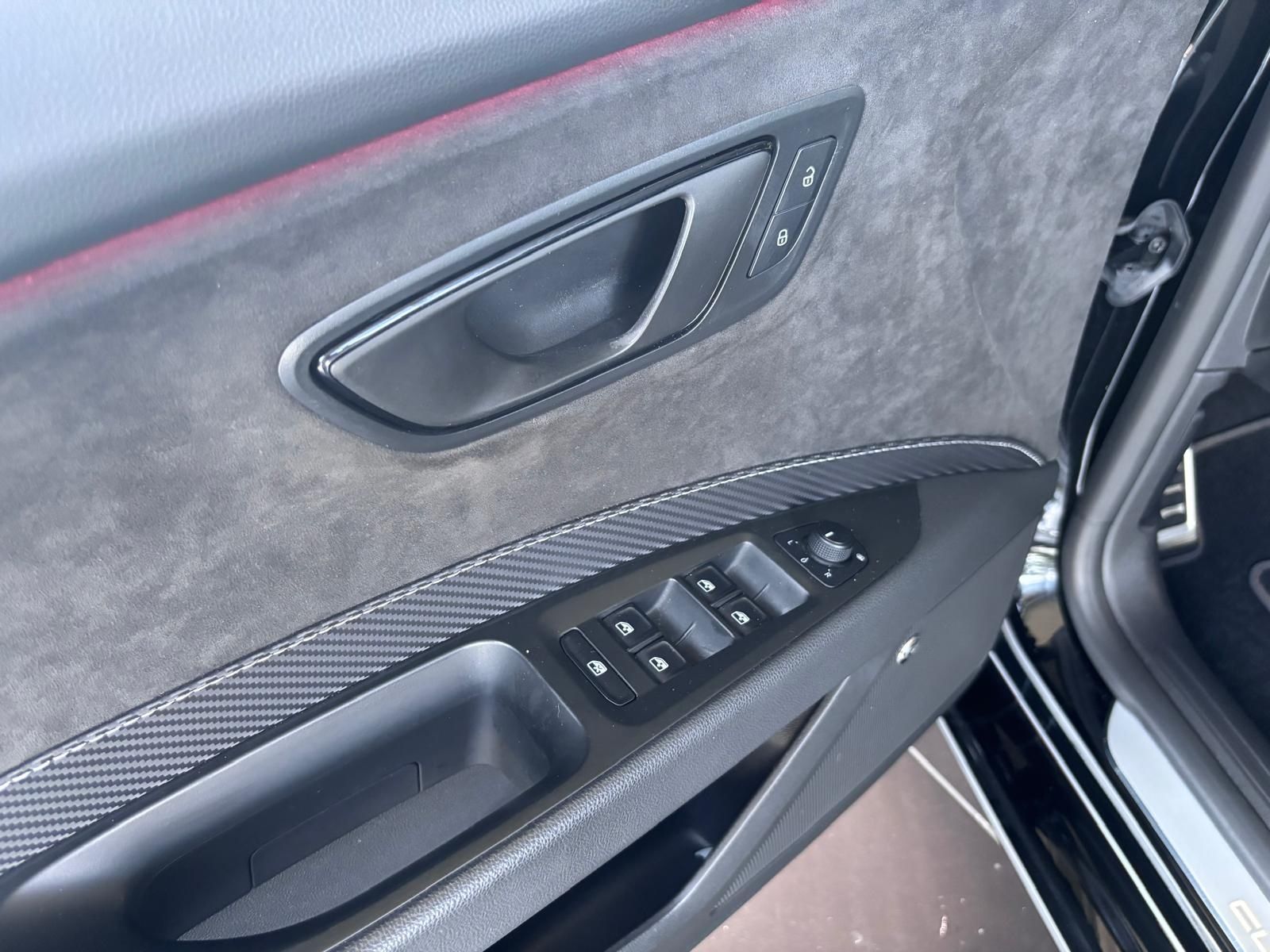 Fahrzeugabbildung SEAT Leon ST Cupra 300 Allrad KLIMA LED NAVI ALU