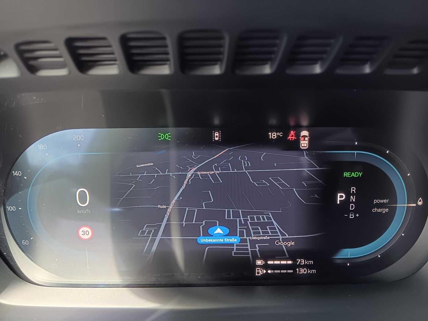 Fahrzeugabbildung Volvo XC90 T8 AWD Plug-in Hybrid Plus Dark