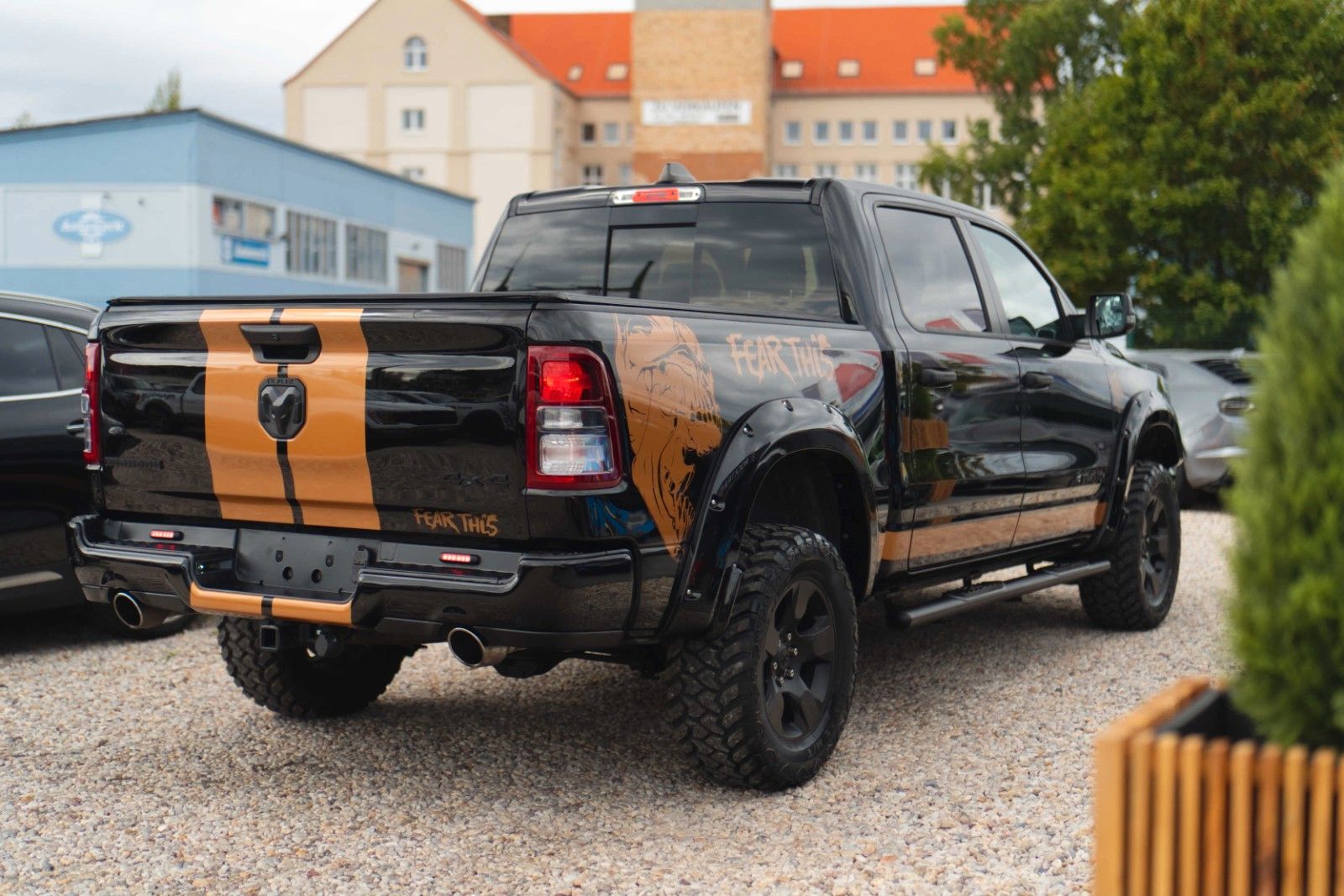 Fahrzeugabbildung Dodge RAM 5.7 V8 HEMI 4x4 OFFROAD Night RAPTOR 19%