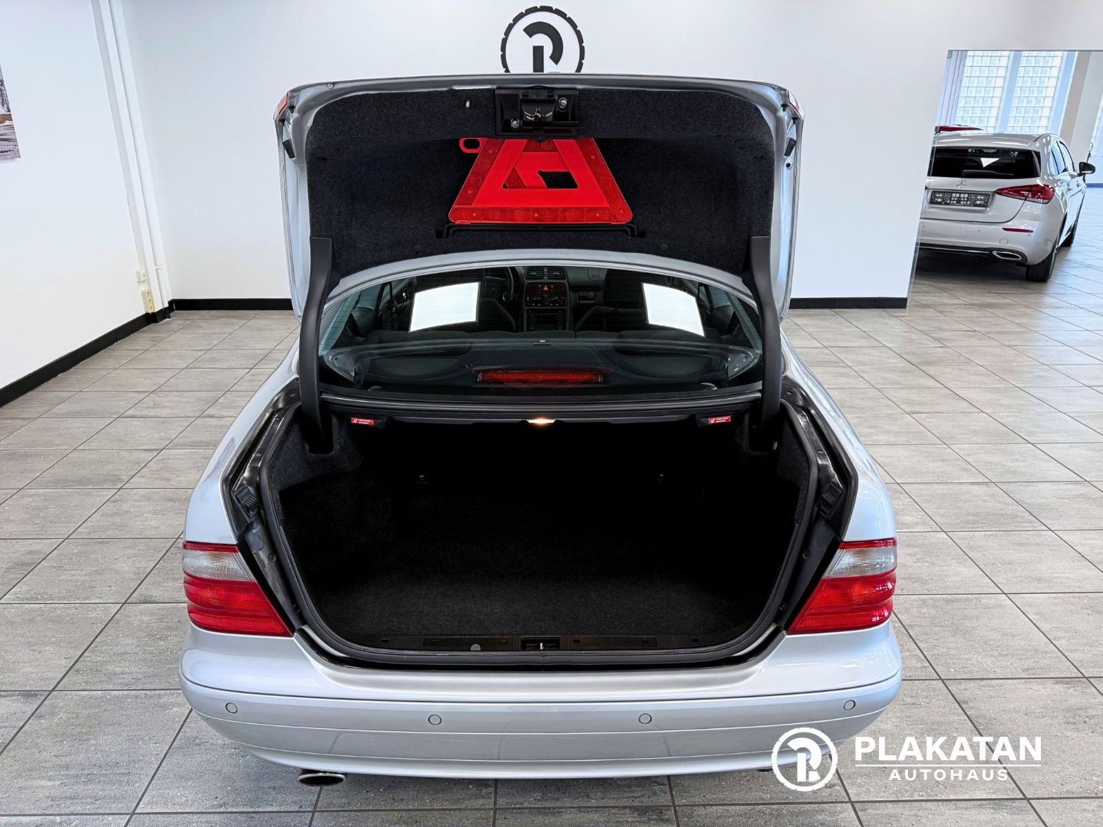 Fahrzeugabbildung Mercedes-Benz CLK 200 Kompressor Automatik Tempomat Klima