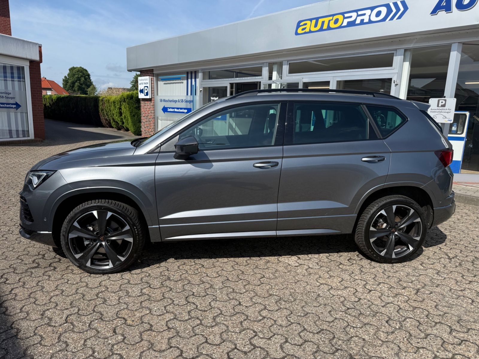 Fahrzeugabbildung CUPRA Ateca 1.5 TSI DSG ACC/Navi/SHZG/eHeck/LED/Travel