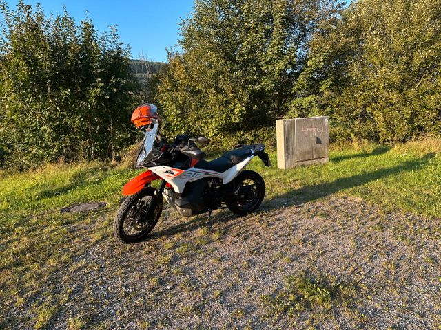 KTM 790 Adventure 2024