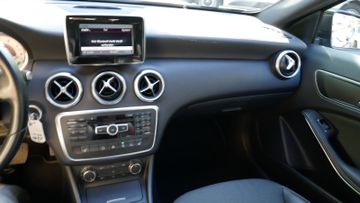 Fahrzeugabbildung Mercedes-Benz A -Klasse A 180 BlueEfficiency 2Style, Bi-Xenon