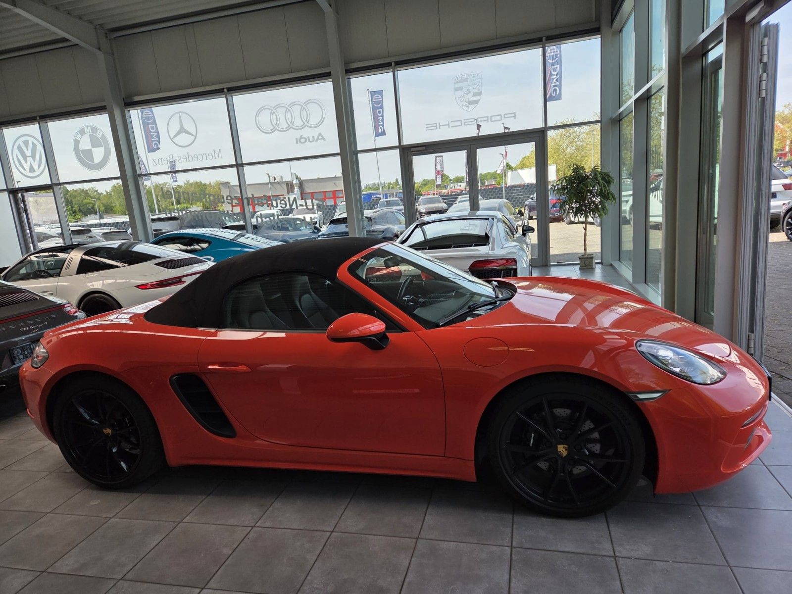 Fahrzeugabbildung Porsche Boxster/718/Lava-Orange/Sport Chrono/20 ZOll