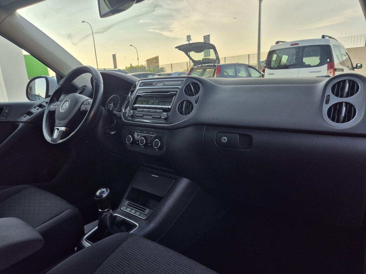 Volkswagen Tiguan 2011 — photo 10