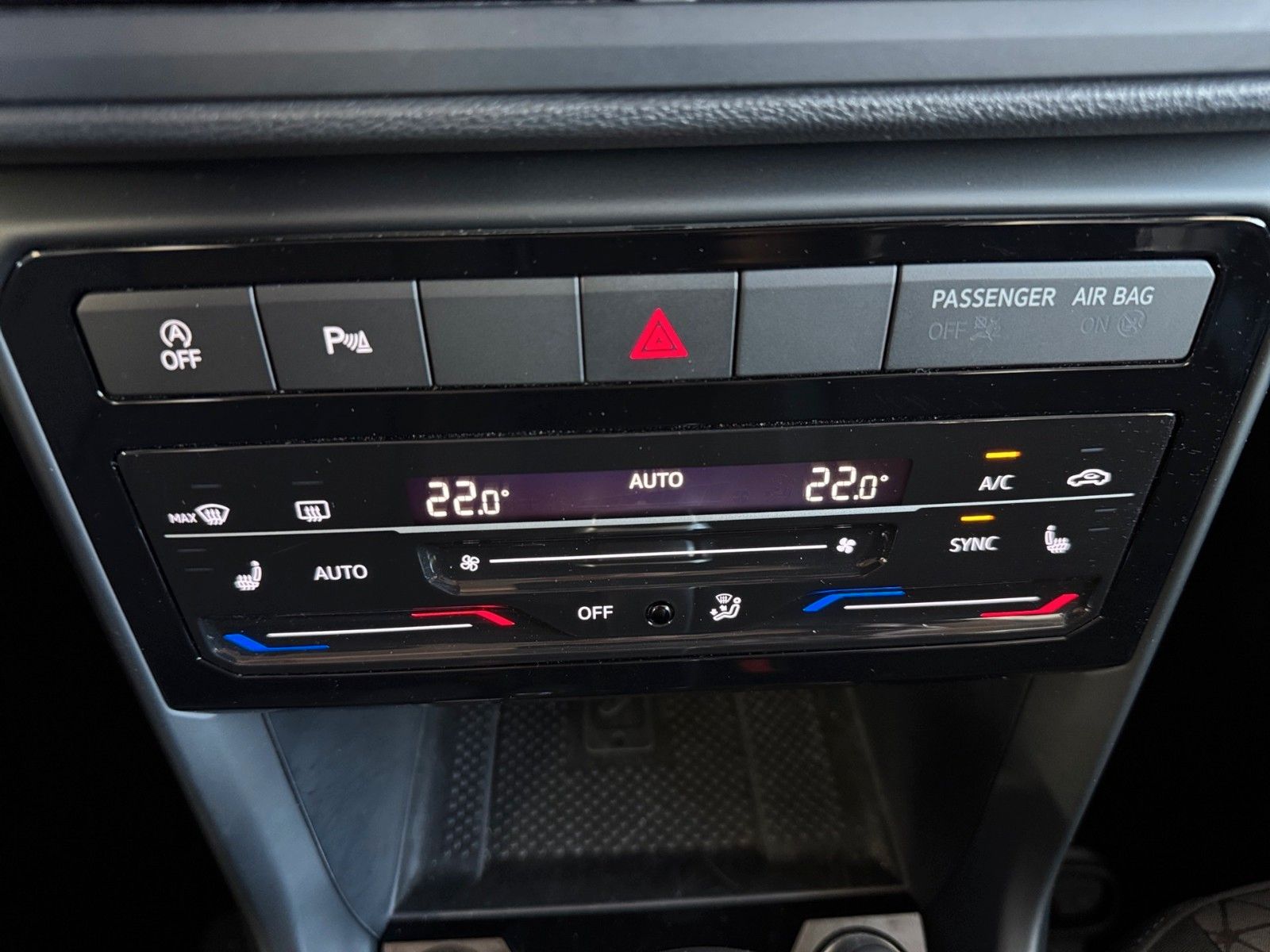 Fahrzeugabbildung Volkswagen T-Cross Life 1.5 TSI