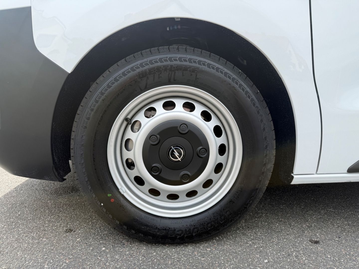Fahrzeugabbildung Opel Vivaro 2.2 XL +SHZ+LHZ+Kamera+Laderaumschutz