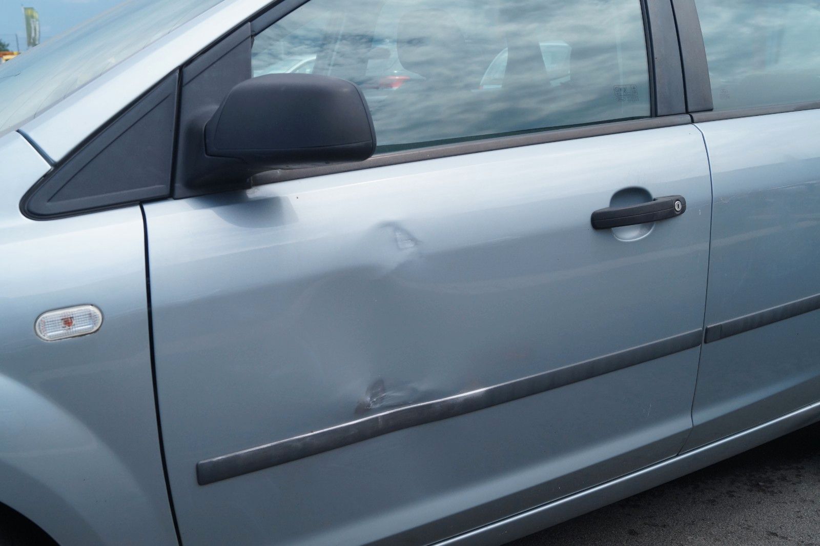 Fahrzeugabbildung Ford Focus Lim. Trend