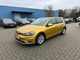 Volkswagen Golf VII Comfortline BMT Panorama ACC Kam LED - mit Diesel-Antrieb: Gelb, Limousine
