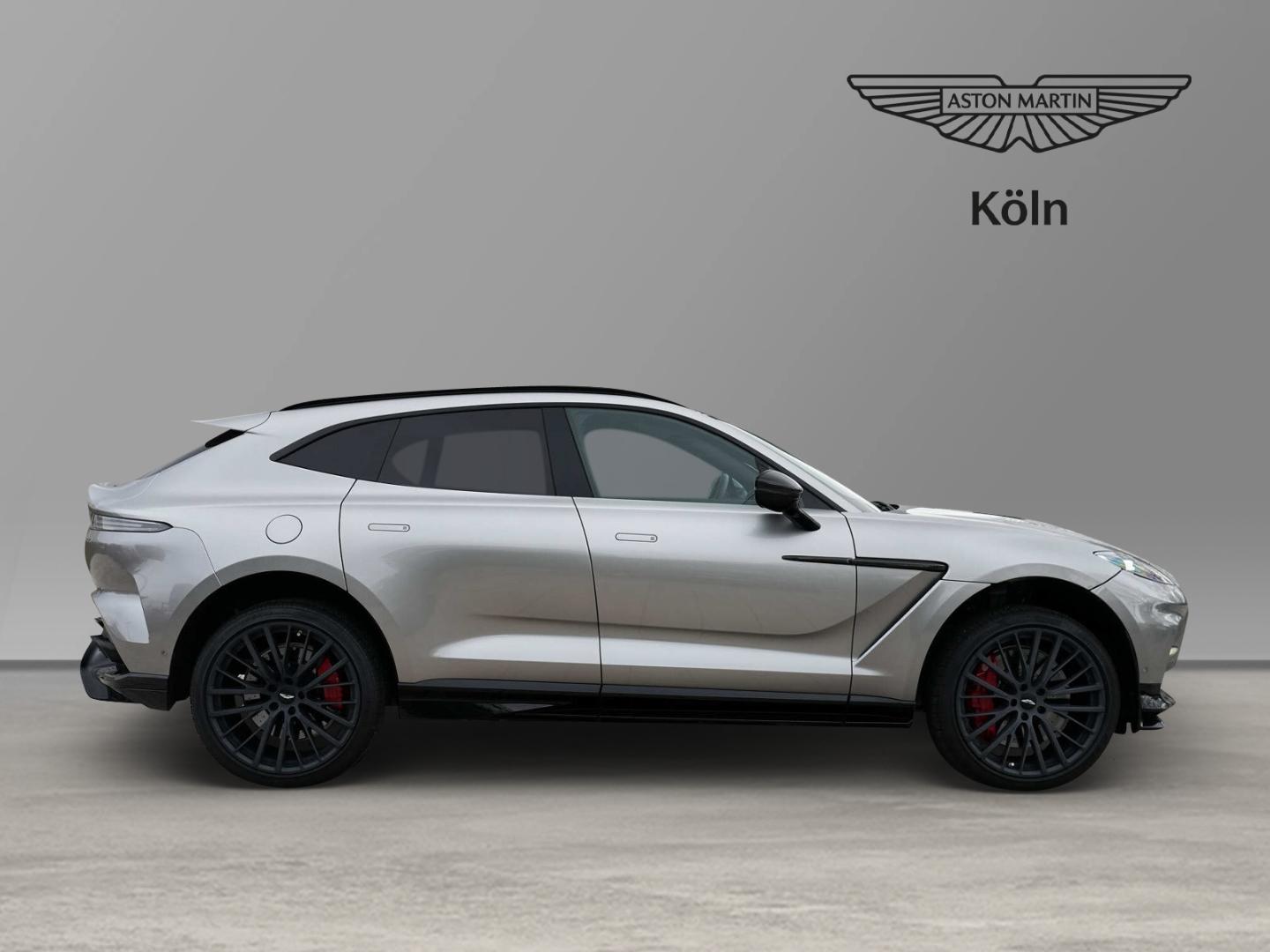 Aston Martin DBX 707 Aluminite Silver / Onyx Black