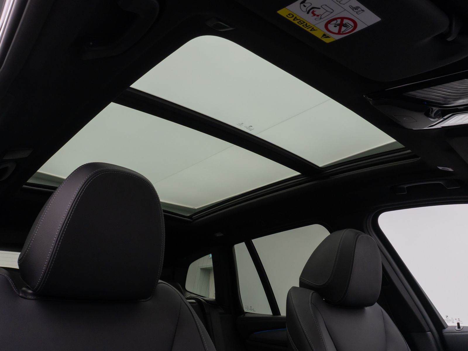 Fahrzeugabbildung BMW iX3 Impressive Panorama 360°HUD DAB H/K Sport