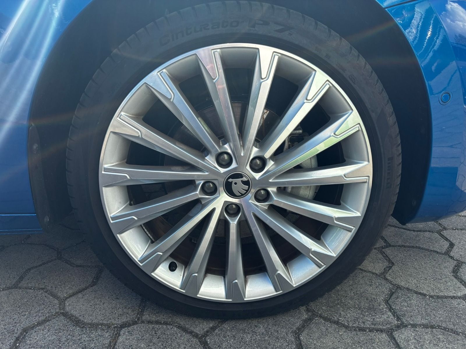 Fahrzeugabbildung SKODA Octavia Combi Tour 2,0 TDI 110kW 7-Gang-DSG
