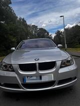 BMW 320i - - BMW 320 aus 2005: 320i