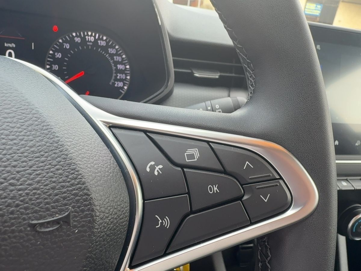 Fahrzeugabbildung Renault Clio ZEN TCe 90 7" Touch EPH SHZ