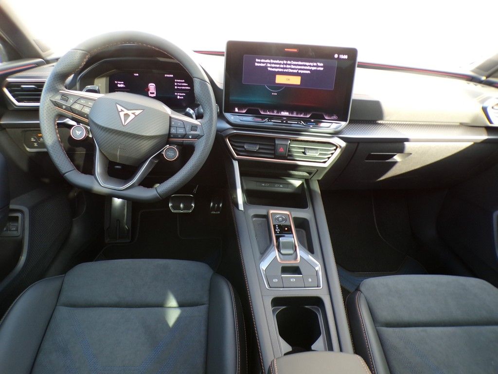 Fahrzeugabbildung CUPRA Leon Sportstourer VZ 1.5 e-Hybrid DSG Black Edit