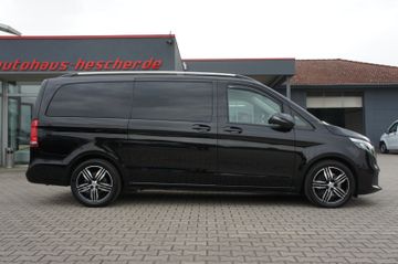 Mercedes V 220 - 9
