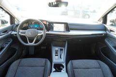 Fahrzeugabbildung Volkswagen Golf VIII Variant Life eTSI DSG Kamera ACC AHK!