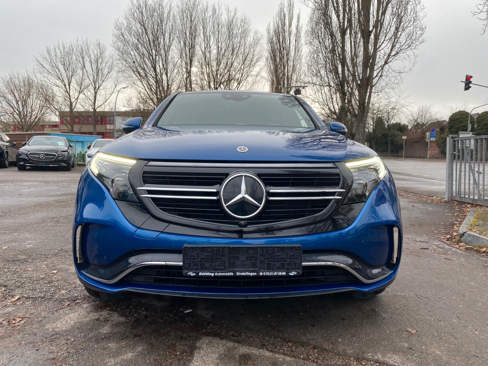 Mercedes-Benz EQC 400 4M *AMG/AHK/HuD/Schiebedach/Multibeam*